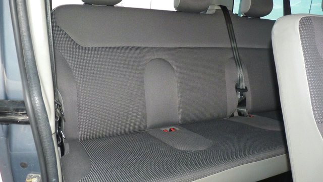 skaluj obraz (+/-) opel Vivaro - fotele